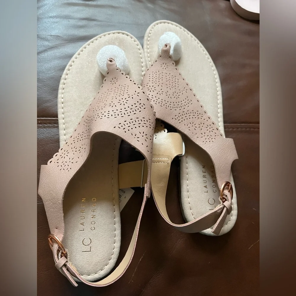 NWT Lauren Conrad Flat Nude Sandals Sz XL